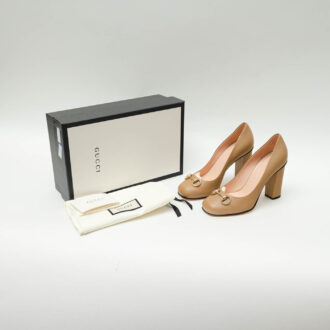 Mocasín beige Gucci tacón