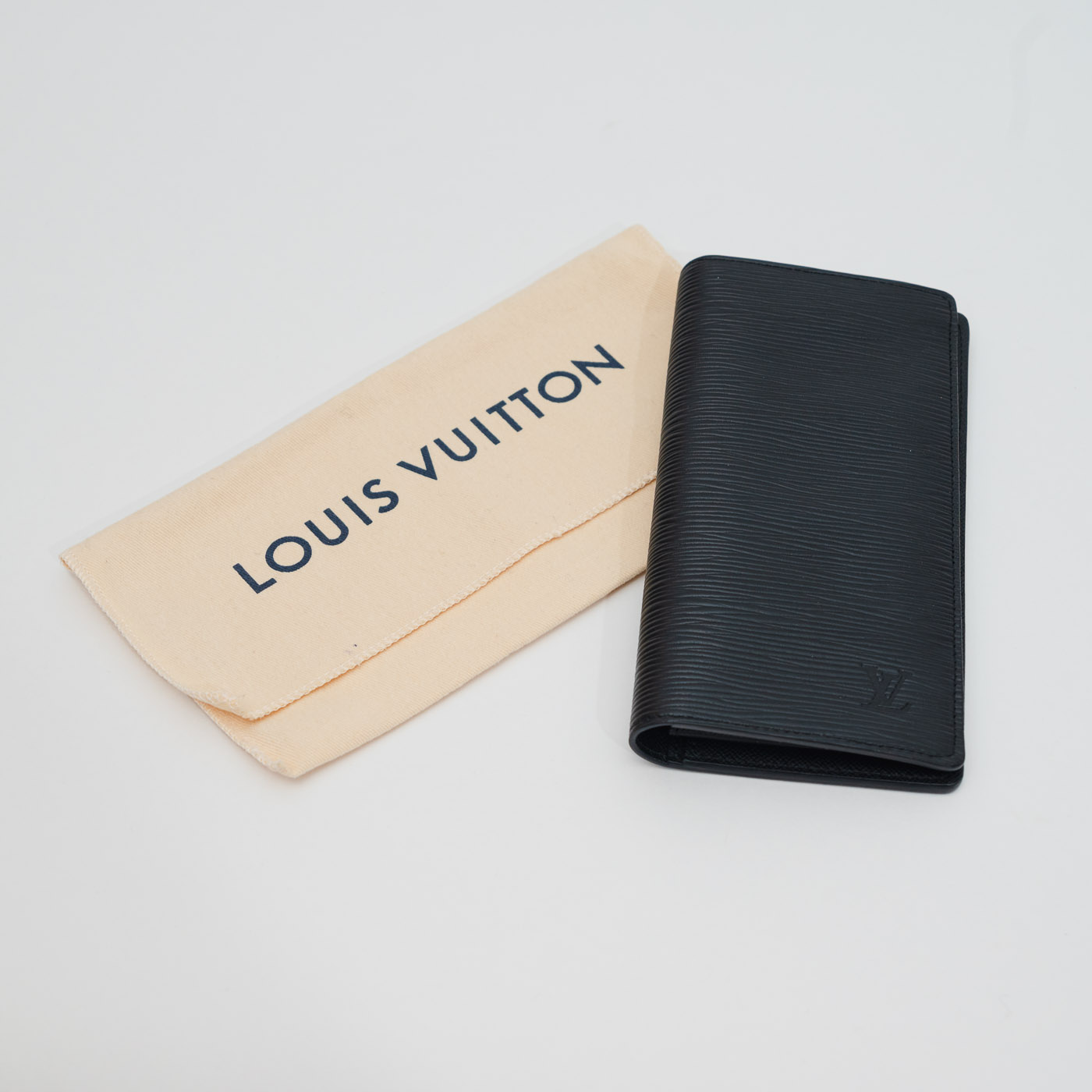 Cartera negra Louis Vuitton Brazza - El Vestidor Vintage - Moda