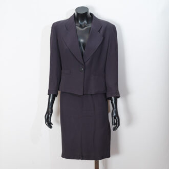 Traje Armani gris oscuro