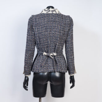 Chaqueta Chanel tweed gris y blanco - Imagen 4