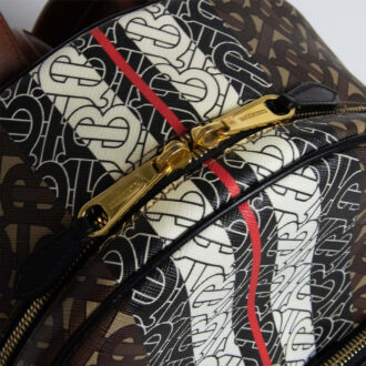 Mochila Burberry estampada - Imagen 2
